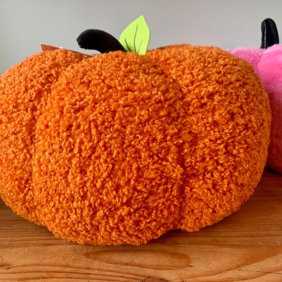 NEW The Farmhouse Orange Sherpa Fleece Pumpkin Jack o Lantern Pillow - Picture 3 of 3